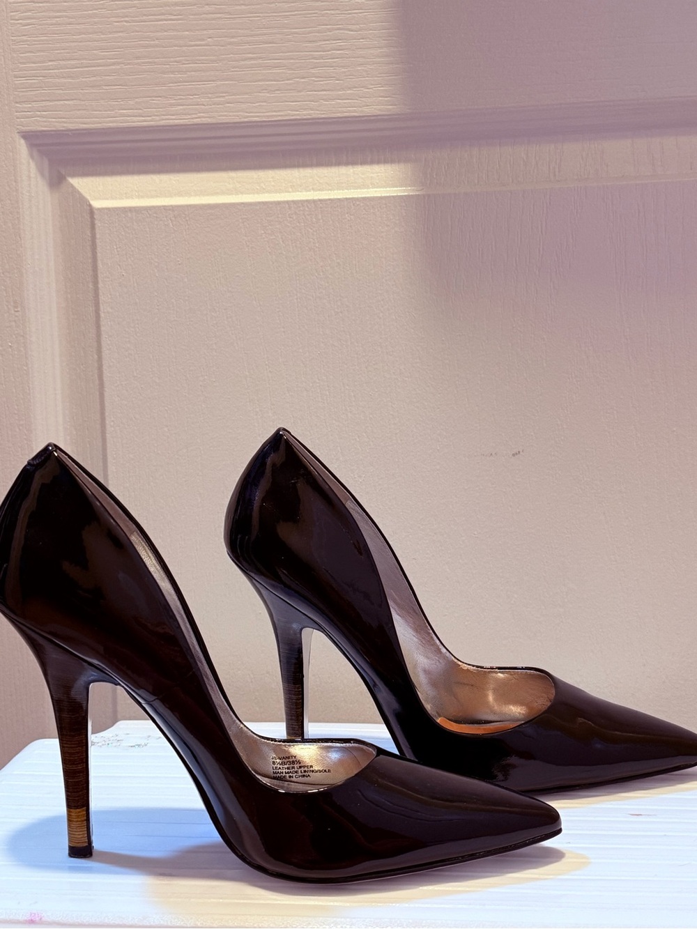 Jessica Simpson Black Patent Pointed Toe Pumps